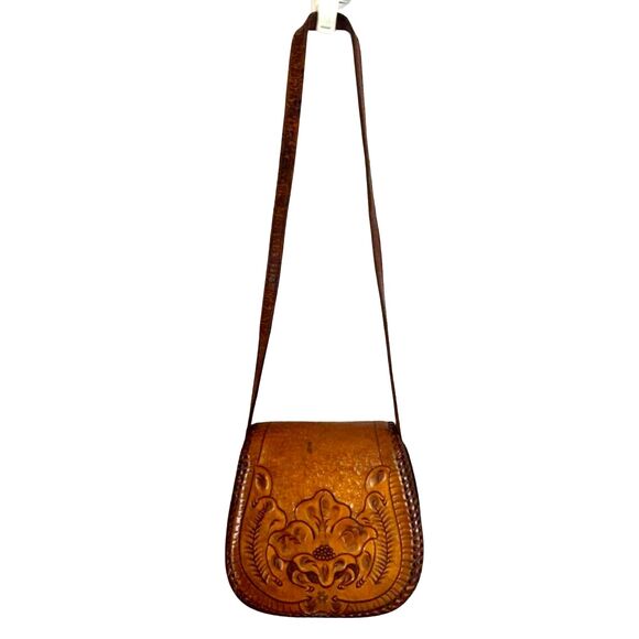 il_fullxfull.4581529357_6woh.jpg VTG Hand Carved Western Boho Cowhide Leather Shoulder Bag Purse Laced 7x6x3